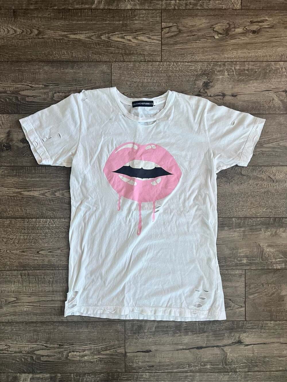 LULUSIMONSTUDIO Distressed Pink Dripping Lips Graphic Tee